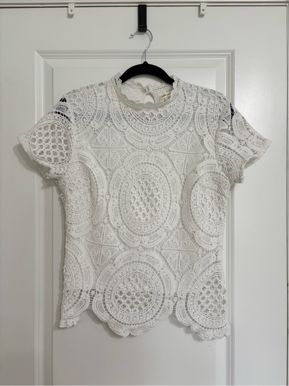Ultra Pink White Crochet Lace Short Sleeve Top